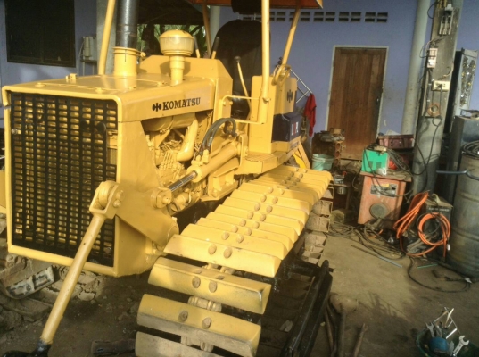 ขายรถแทรคเตอร์ KOMATSU D20P-5 ราคา 170000