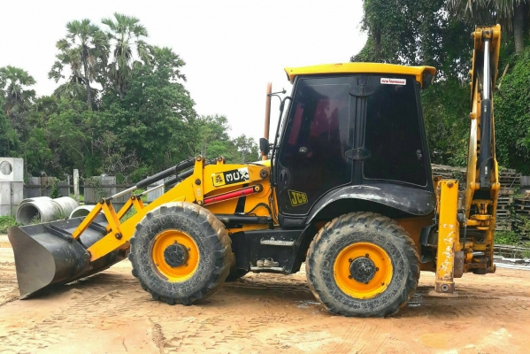 ขายรถตักล้อยาง JCB ราคา 630000