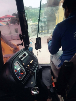 ขายรถตักล้อยาง JCB ราคา 630000