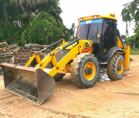 ขายรถตักล้อยาง JCB ราคา 630000