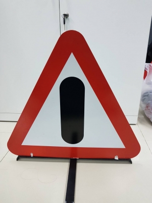 ขาย ป้ายสามเหลี่ยมจราจร