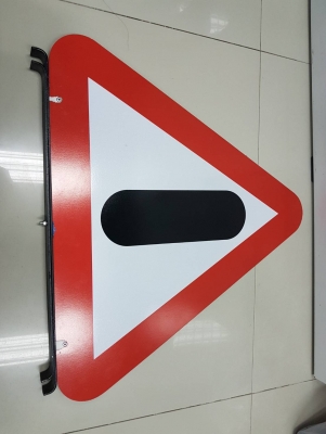 ขาย ป้ายสามเหลี่ยมจราจร ขาย ป้ายสามเหลี่ยมจราจร