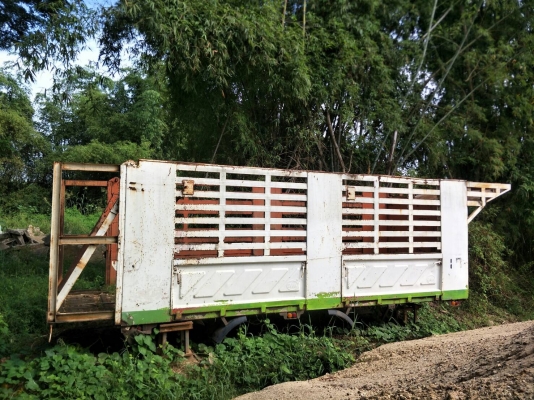 กระบะสิบล้อสามมิตรแท้ โทร 0890501234