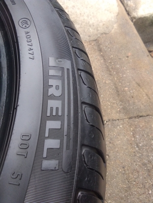 ขายยาง Pirelli 225/45R18 ปี 15 ขายยาง Pirelli 225/45R18 ปี 15