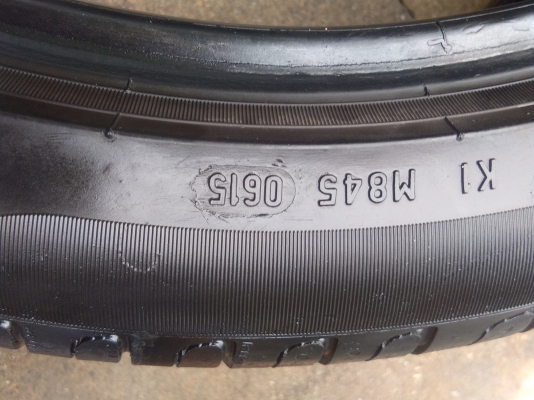 ขายยาง Pirelli 225/45R18 ปี 15