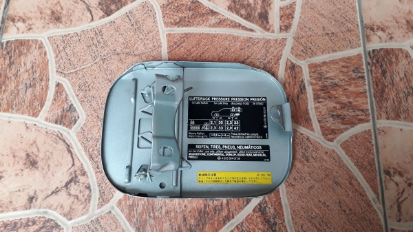 ฝาปิดถังน้ำมัน BENZ W203 แท้ ฝาปิดถังน้ำมัน BENZ W203 แท้