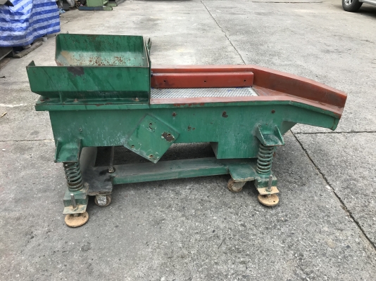 ขายแท่นเครื่องเขย่า สภาพสวยใหม่มาก อุปกรณ์ครบ (ไม่มีมอเตอร์) พร้อมล้อเลื่อน เคลื่อนย้ายสะดวก พร้อมใช้งาน