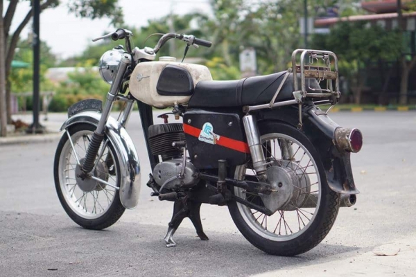 ร้าน วุฒิ นนบุรี ขาย MZ150 ETS ถังเหลี่ยม รถสวยเดิมๆเครื่องดีพร้อมใช้งานได้เลย ร้าน วุฒิ นนบุรี ขาย MZ150 ETS ถังเหลี่ยม รถสวยเดิมๆเครื่องดีพร้อมใช้งานได้เลย