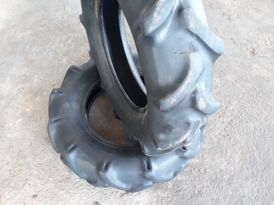 ยางล้อหน้ามือสอง ขอบ 8-16 ยี่ห้อ Bridgestone ขอบแน่นไม่ชำหลุด  ราคาคู่ละ 2,900 บาท  สนใจสอบถาม 084-9997463