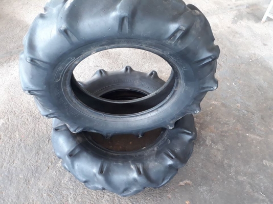 ยางล้อหน้ามือสอง ขอบ 8-16 ยี่ห้อ Bridgestone ขอบแน่นไม่ชำหลุด  ราคาคู่ละ 2,900 บาท  สนใจสอบถาม 084-9997463