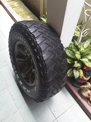 ฝากขายล้อ+ยาง อะไหล่ ขอบ 16 และ 17 สวยๆ อย่างละ 1วง