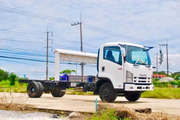 หัวรถยี่ห้อ ISUZU รุ่น  frr210