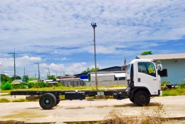 หัวรถยี่ห้อ ISUZU รุ่น  frr210