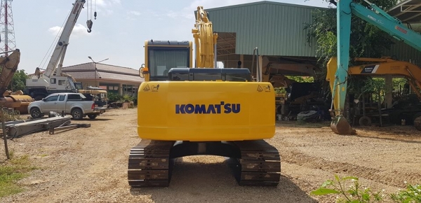 KOMATSU PC130-8