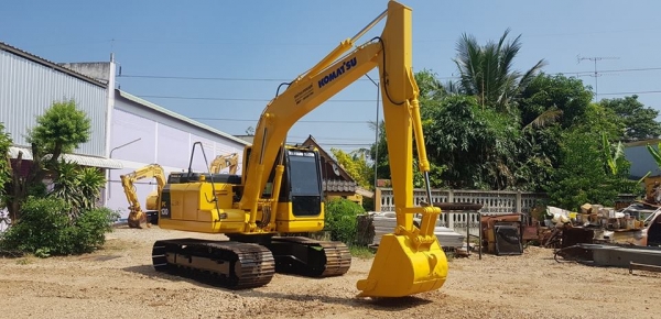 KOMATSU PC130-8