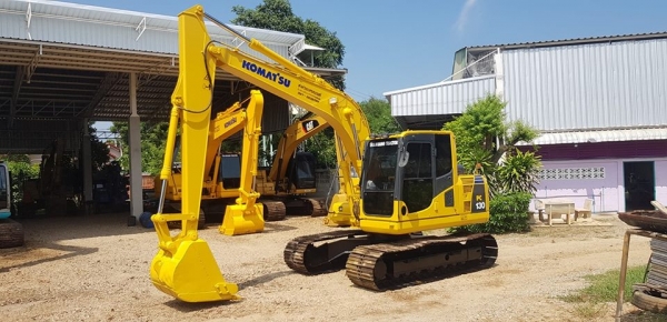 KOMATSU PC130-8