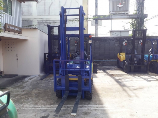 +++ ขายโฟล์คลิฟท์  KOMATSU FG15-16  ขนาด 1.5  ตัน  เครื่องยนต์เบนซิน  เสา 4 เมตร  เกียร์ธรรมดา  ยางตันครับ