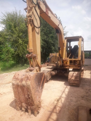 ขาย 185,000 KOMATSU pc 60-1 เปลี่ยนเครื่องใหม่ ปั้มแรง เอวแน่น ช่วงล่างแน่น รถพร้อมใช้ราคาถูก รถอยู่ สุรินทร์ 090-772-3710 090-772-3708