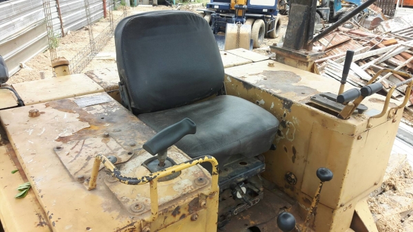 ขายแทรคเตอร์CAT. D4H เอกสารเล่มทะเบียนราคา 850,000