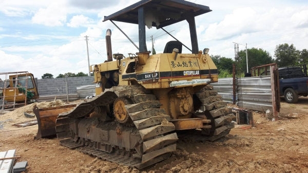 ขายแทรคเตอร์CAT. D4H เอกสารเล่มทะเบียนราคา 850,000 ขายแทรคเตอร์CAT. D4H เอกสารเล่มทะเบียนราคา 850,000