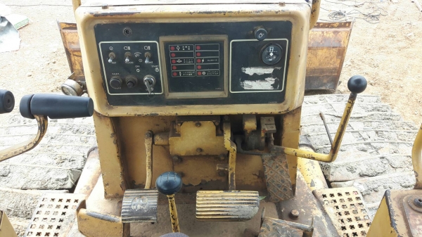 ขายแทรคเตอร์CAT. D4H เอกสารเล่มทะเบียนราคา 850,000 ขายแทรคเตอร์CAT. D4H เอกสารเล่มทะเบียนราคา 850,000