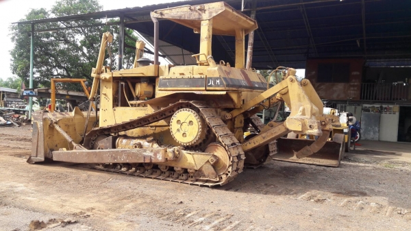 ขายแทรคเตอร์ CAT.D6H เอกสารเล่มทะเบียนราคา 1,350,000 ขายแทรคเตอร์ CAT.D6H เอกสารเล่มทะเบียนราคา 1,350,000
