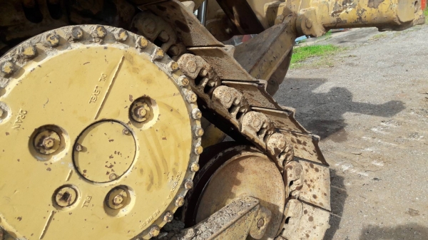 ขายแทรคเตอร์ CAT.D6H เอกสารเล่มทะเบียนราคา 1,350,000 ขายแทรคเตอร์ CAT.D6H เอกสารเล่มทะเบียนราคา 1,350,000