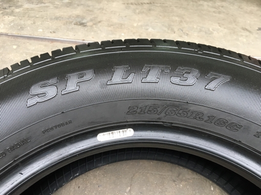 ยางป้ายแดง Dunlop 215-65-16 ปี 18 หนานิ่ม เต็มๆทุกเส้น ยางป้ายแดง Dunlop 215-65-16 ปี 18 หนานิ่ม เต็มๆทุกเส้น