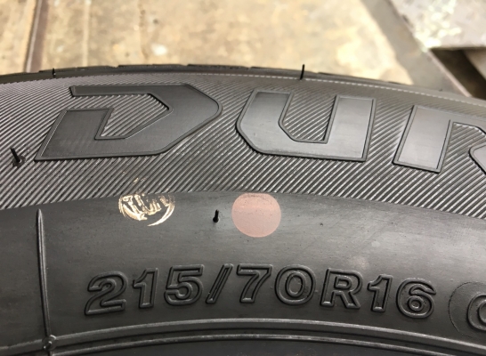 ยางใหม่ป้ายแดง 215-70-16 Bridgestone ปี 18 ตุ่มอลัง เส้นสีชัด ยางใหม่ป้ายแดง 215-70-16 Bridgestone ปี 18 ตุ่มอลัง เส้นสีชัด