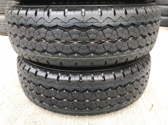 ยางป้ายแดง Bridgestone 215-70-15 ปี 18 ตุ่มอลัง เส้นสีชัด