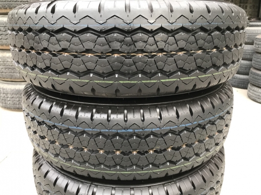 ยางป้ายแดง Bridgestone 215-70-15 ปี 18 ตุ่มอลัง เส้นสีชัด