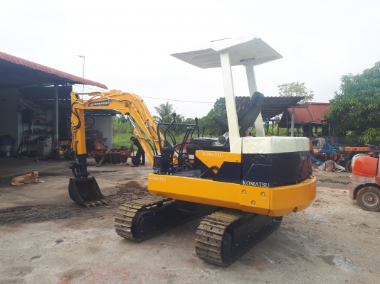 ขายรถขุดPC30-6พร้อมใช้งาน มีรายแย๊ก