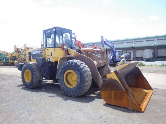 ขายรถตัก ยี่ห้อKOMATSU รุ่นWA320-5 ขายรถตัก ยี่ห้อKOMATSU รุ่นWA320-5