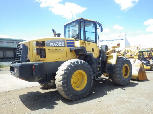 ขายรถตัก ยี่ห้อKOMATSU รุ่นWA320-5 ขายรถตัก ยี่ห้อKOMATSU รุ่นWA320-5
