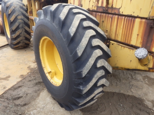 ขายรถตัก ยี่ห้อKOMATSU รุ่น515 ขายรถตัก ยี่ห้อKOMATSU รุ่น515