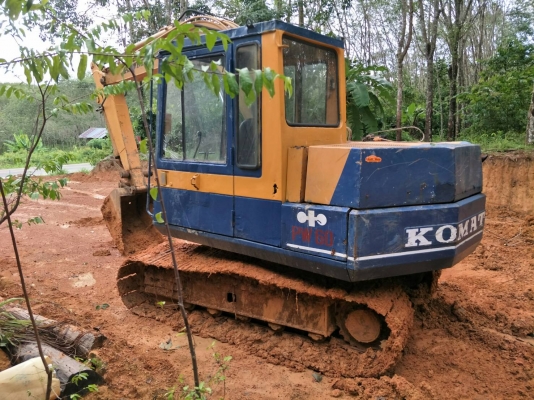มี VDO ให้ชม. KOMATSU PC60-5 มีระบบหัวกระแทก ราคา 350000