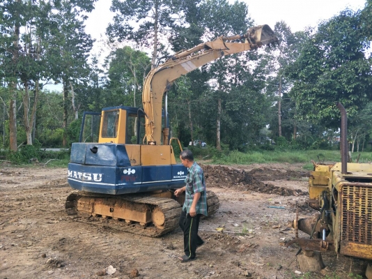 มี VDO ให้ชม. KOMATSU PC60-5 มีระบบหัวกระแทก ราคา 350000