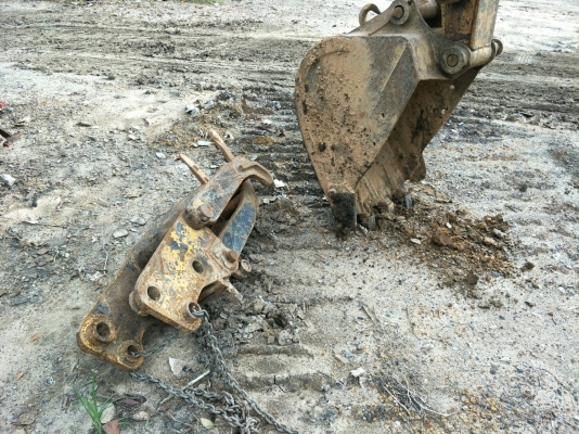 มี VDO ให้ชม. KOMATSU PC60-5 มีระบบหัวกระแทก ราคา 350000
