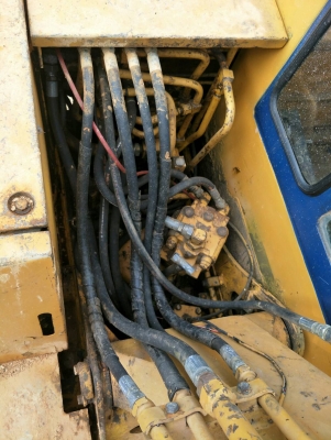 มี VDO ให้ชม. KOMATSU PC60-5 มีระบบหัวกระแทก ราคา 350000