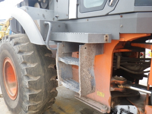 ขายรถตัก ยี่ห้อHITACHI รุ่นZW180