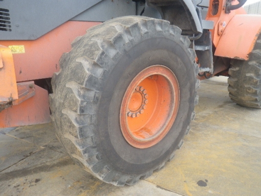 ขายรถตัก ยี่ห้อHITACHI รุ่นZW180