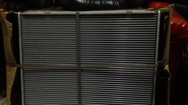 หม้อน้ำของใหม่ ใส่  BMW E90 320 ,325