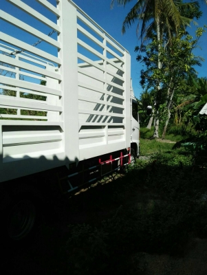 ขายรถบรรทุก 6 ล้อรั้ว HINO FC9J 175 แรงม้าปี 2559 กระบะยาว 5.50 เมตร ราคา 900000 ขายรถบรรทุก 6 ล้อรั้ว HINO FC9J 175 แรงม้าปี 2559 กระบะยาว 5.50 เมตร ราคา 900000