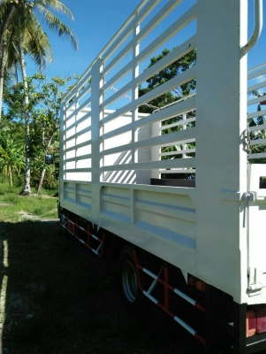ขายรถบรรทุก 6 ล้อรั้ว HINO FC9J 175 แรงม้าปี 2559 กระบะยาว 5.50 เมตร ราคา 900000 ขายรถบรรทุก 6 ล้อรั้ว HINO FC9J 175 แรงม้าปี 2559 กระบะยาว 5.50 เมตร ราคา 900000