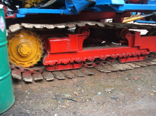 ขายรถเกี่ยวข้าวไทเส็ง อุ้ม 2.5 ตัน ตัวเดิน 12 HT ปั้มไดกิ๊นส์เบอร์ 23 เครื่องยนต์อีซูซุ 210 แรงม้า