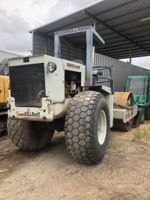ขายรถบด 10 ตัน Ingersoll rand SD100D-B เล่มทะเบียน 2 เปลือก 2 เพลา ขายรถบด 10 ตัน Ingersoll rand SD100D-B เล่มทะเบียน 2 เปลือก 2 เพลา
