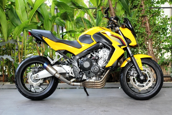 ฟรีดาวน์ HONDA CB650f ปี15 รถสวยพร้อมของแต่ง