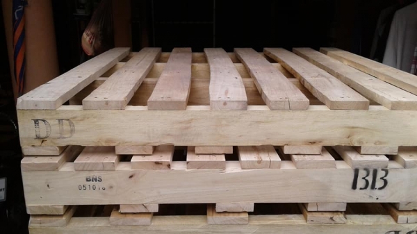 ขายไม้พาเลทเนื้อสวย แข็ง ของนอก ปี 2018 ขายไม้พาเลทเนื้อสวย แข็ง ของนอก ปี 2018