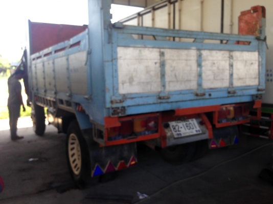 ขายด่วน 6 ล้อ ISUZU FRR 175 แรง ปี38 สภาพพร้อมใช้