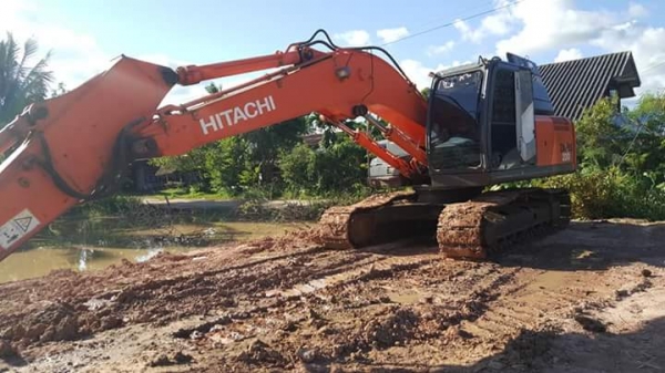 ขายด่วน ฮิตาชิ ZX200-3 ไฟฟ้าเต็ม แอรหนาว เอกสารเป็นเล่มทะเบียน ขายด่วน ฮิตาชิ ZX200-3 ไฟฟ้าเต็ม แอรหนาว เอกสารเป็นเล่มทะเบียน